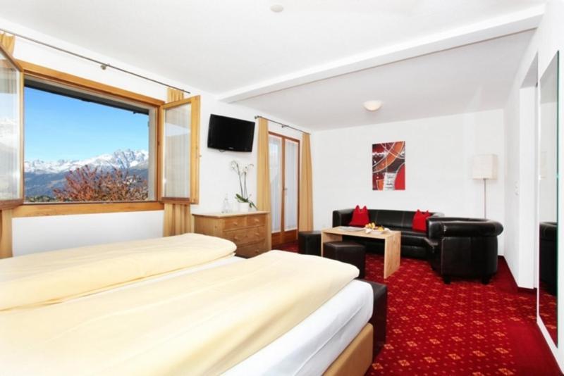 Hotel Central Obersaxen Bagian luar foto