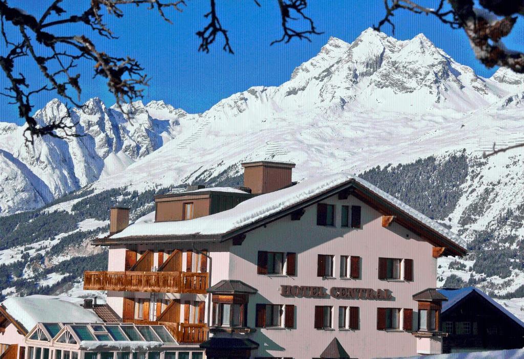 Hotel Central Obersaxen Bagian luar foto