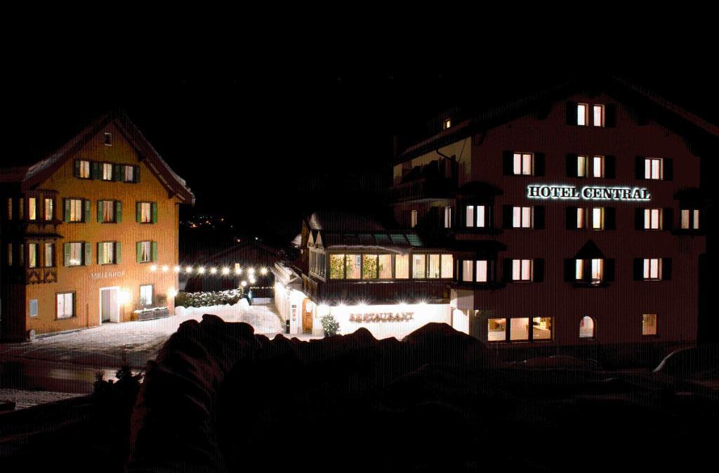 Hotel Central Obersaxen Bagian luar foto