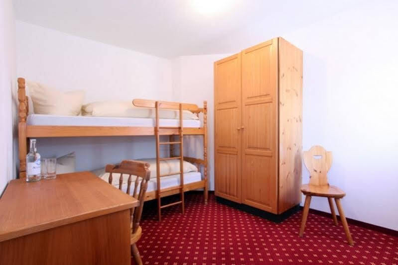 Hotel Central Obersaxen Bagian luar foto